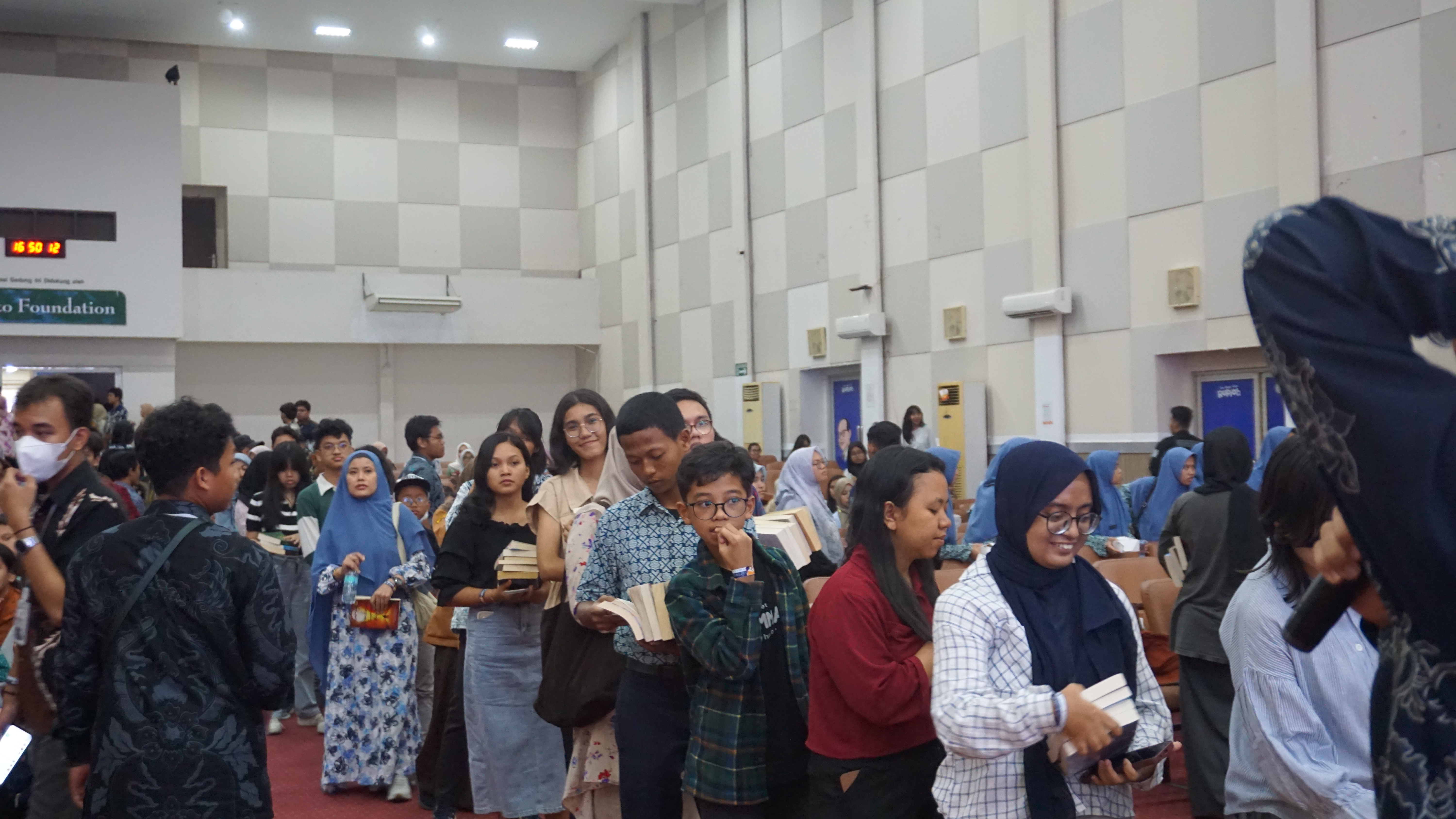 Pameran buku dan ruang belajar